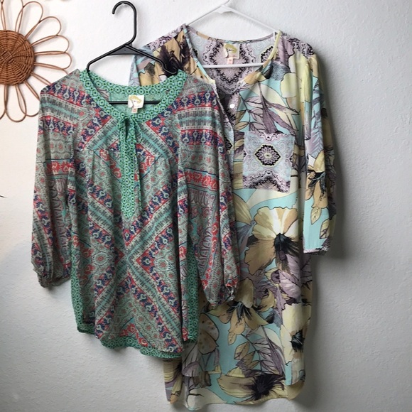 fig and flower Tops - Fig and Flower Floral and Geometric Print Women's Top Bundle